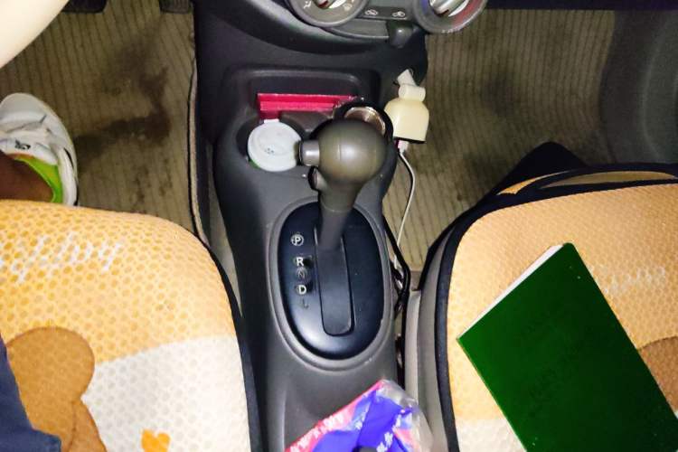 Used Nissan Sunny 2011 1.5XE CVT Comfort Edition Gear Lever