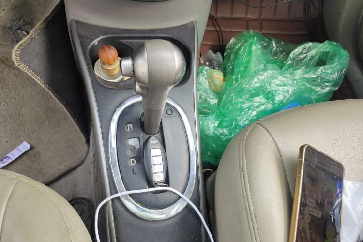 Used Nissan Sunny 2011 1.5XL CVT Luxury Edition Gear Lever