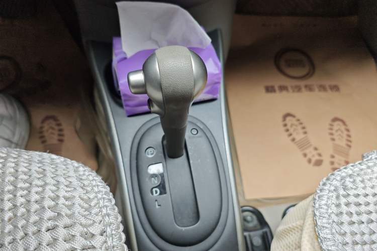 Used Nissan Sunny 2011 1.5XL CVT Luxury Edition Gear Lever