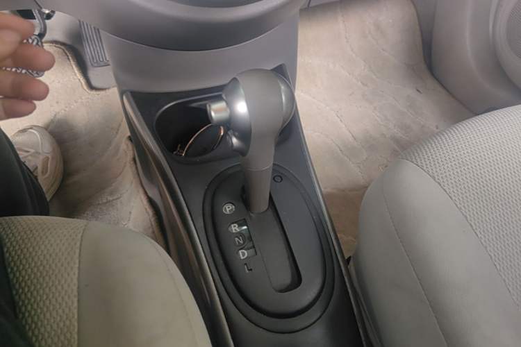 Used Nissan Sunny 2011 1.5XL CVT Luxury Edition Gear Lever