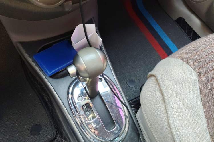 Used Nissan Sunny 2011 1.5XL CVT Luxury Edition Gear Lever