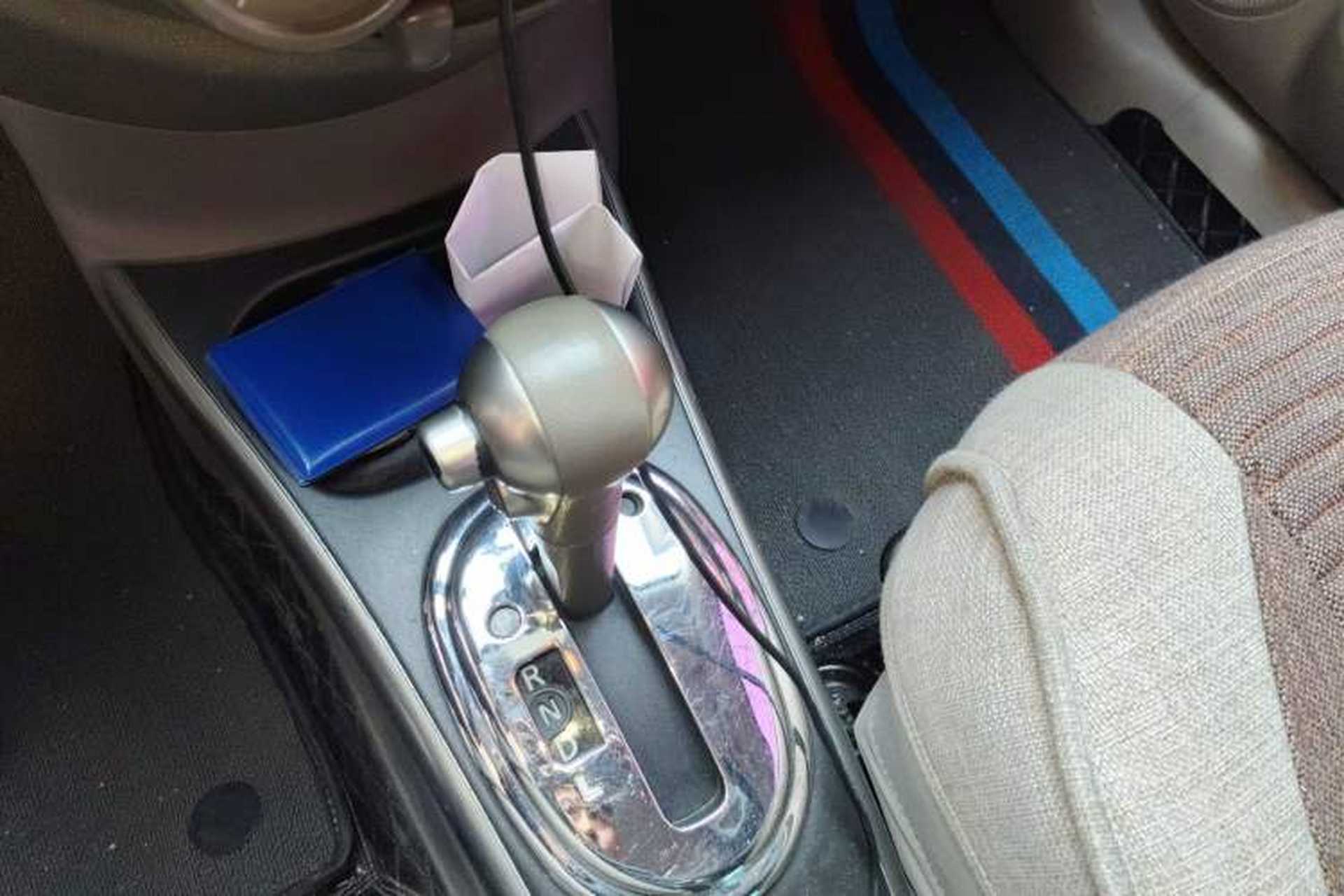 Used Nissan Sunny 2011 1.5XL CVT Luxury Edition Gear Lever