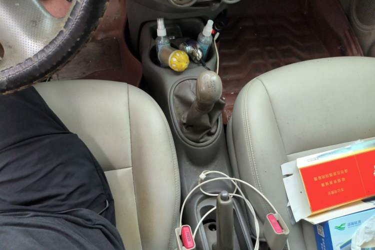 Used Nissan Sunny 2011 1.5XE Manual Comfort Edition Gear Lever