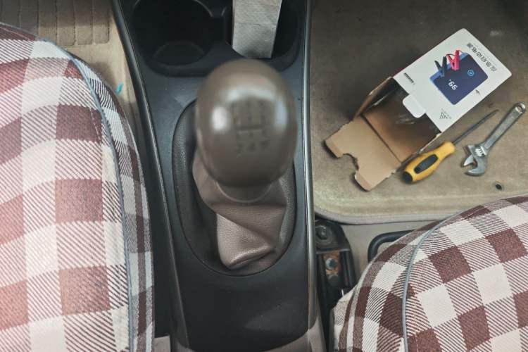 Used Nissan Sunny 2011 1.5XL Manual Deluxe Edition Gear Lever