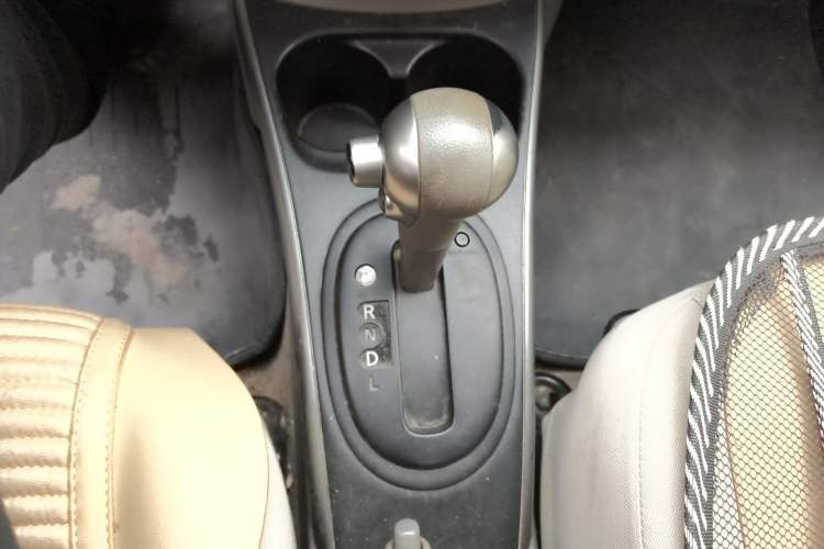 Used Nissan Sunny 2011 1.5XL CVT Luxury Edition Gear Lever