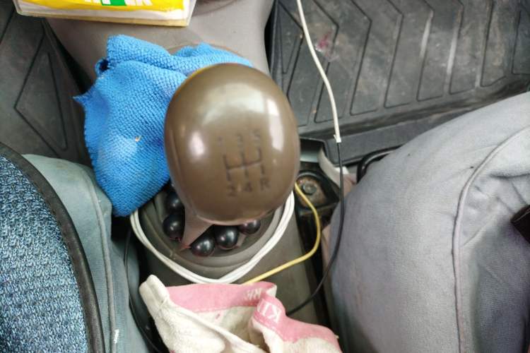 Used Nissan Sunny 2011 1.5XE Manual Comfort Edition Gear Lever