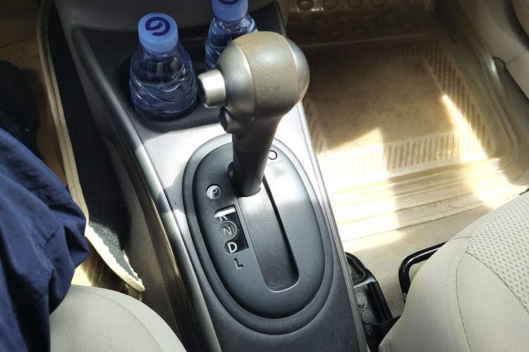 Used Nissan Sunny 2011 1.5XL CVT Luxury Edition Gear Lever