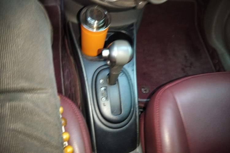 Used Nissan Sunny 2011 1.5XL CVT Luxury Edition Gear Lever