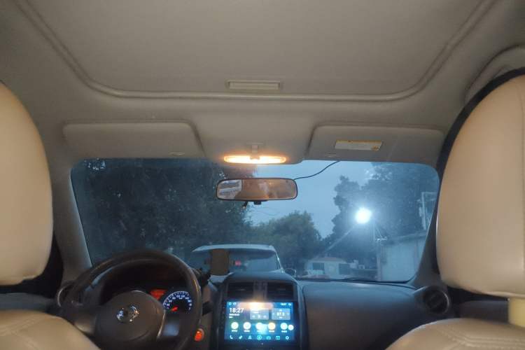 Used Nissan Sunny 2011 1.5XV CVT Deluxe Edition Headliner