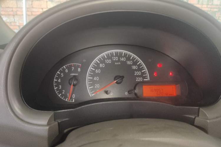 Used Nissan Sunny 2011 1.5XE Manual Comfort Edition Instrument Cluster