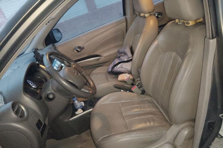 Used Nissan Sunny 2011 1.5XV CVT Deluxe Edition Left Front Seat
