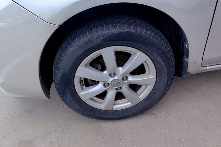 Used Nissan Sunny 2011 1.5XL Manual Deluxe Edition Left Front Wheel Hub
