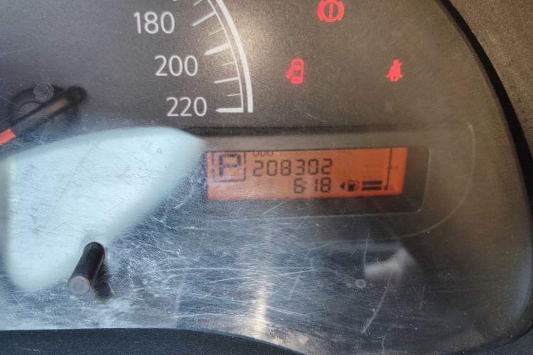 Used Nissan Sunny 2011 1.5XE CVT Comfort Edition Odometer Close Up