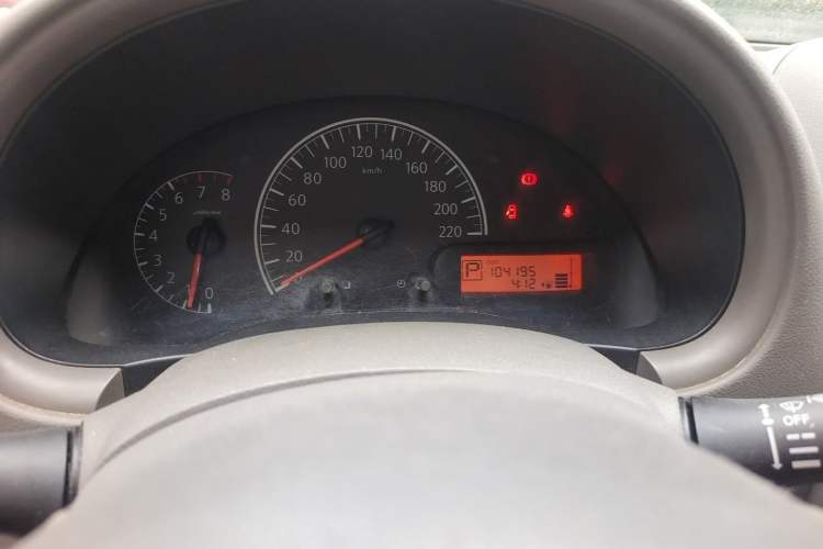 Used Nissan Sunny 2011 1.5XE CVT Comfort Edition Odometer Close Up