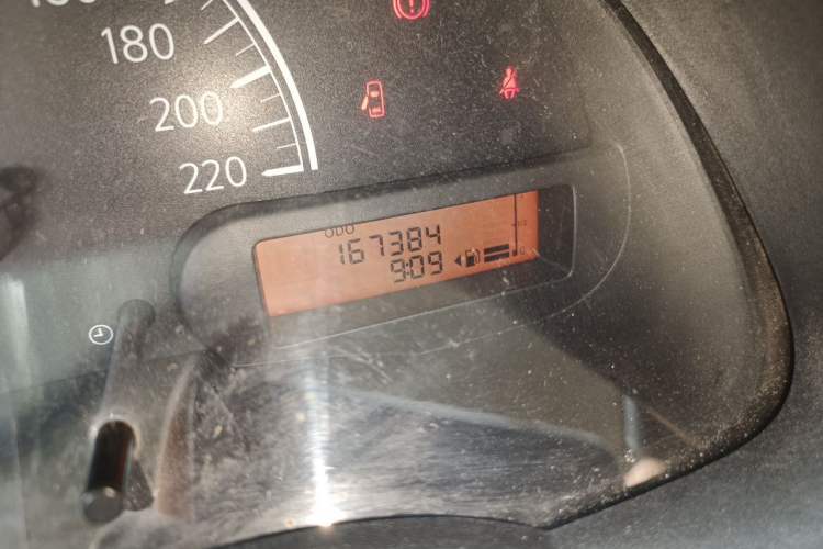 Used Nissan Sunny 2011 1.5XE Manual Comfort Edition Odometer Close Up