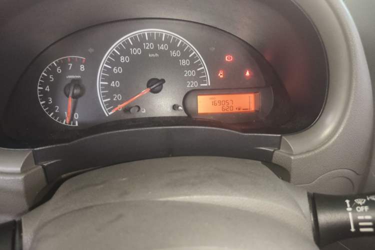 Used Nissan Sunny 2011 1.5XE Manual Comfort Edition Odometer Close Up
