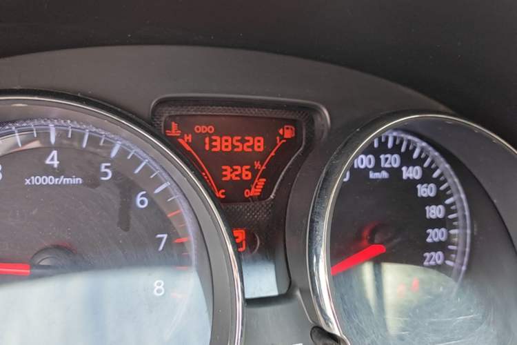 Used Nissan Sunny 2011 1.5XL CVT Luxury Edition Odometer Close Up
