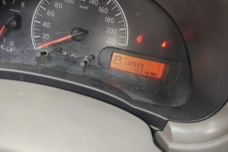 Used Nissan Sunny 2011 1.5XE CVT Comfort Edition Odometer Close Up