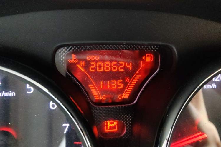 Used Nissan Sunny 2011 1.5XL CVT Luxury Edition Odometer Close Up