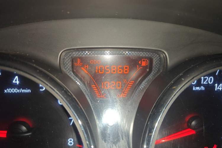 Used Nissan Sunny 2011 1.5XL Manual Deluxe Edition Odometer Close Up