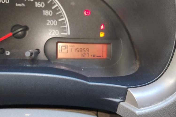 Used Nissan Sunny 2011 1.5XE CVT Comfort Edition Odometer Close Up