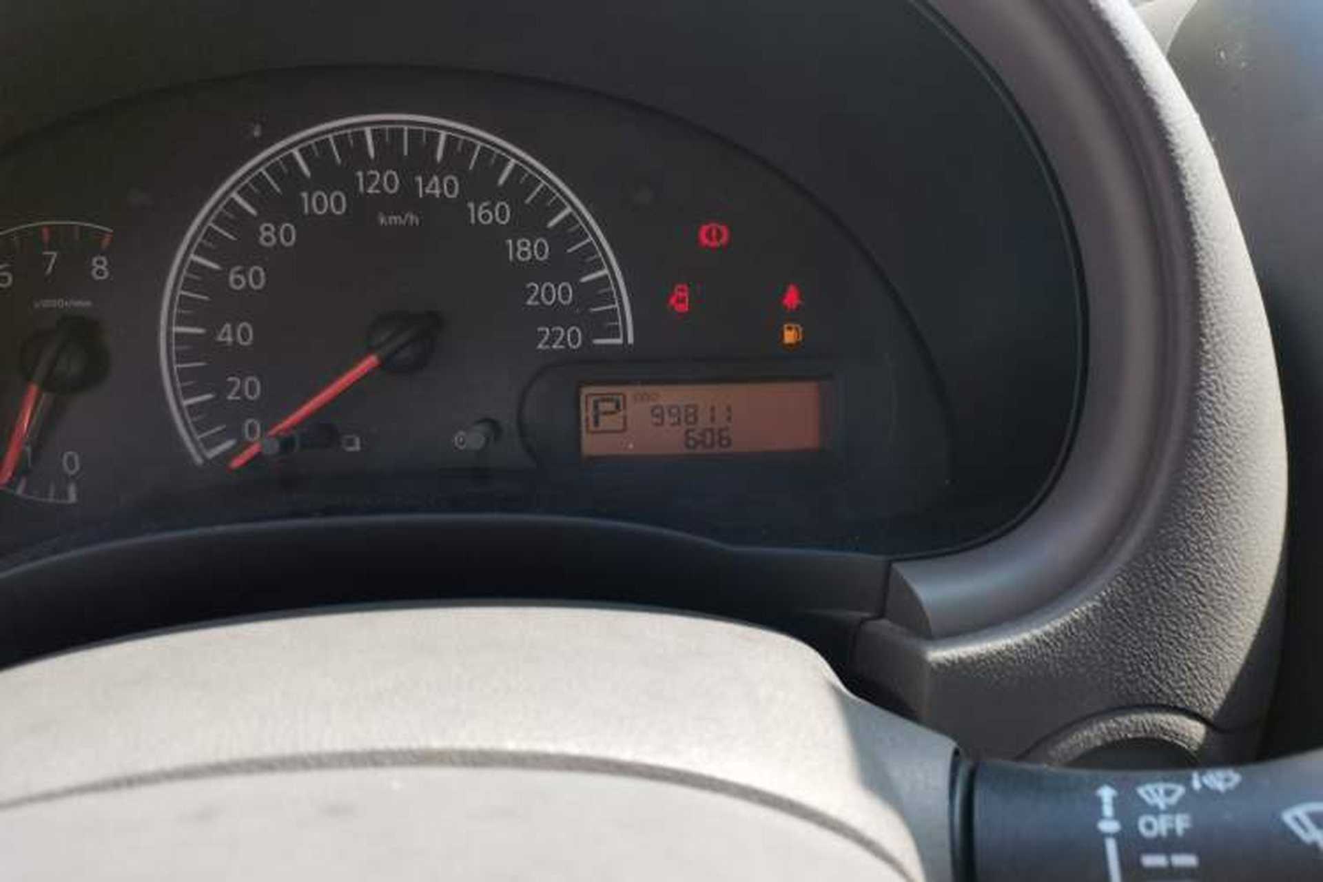 Used Nissan Sunny 2011 1.5XE CVT Comfort Edition Odometer Close Up