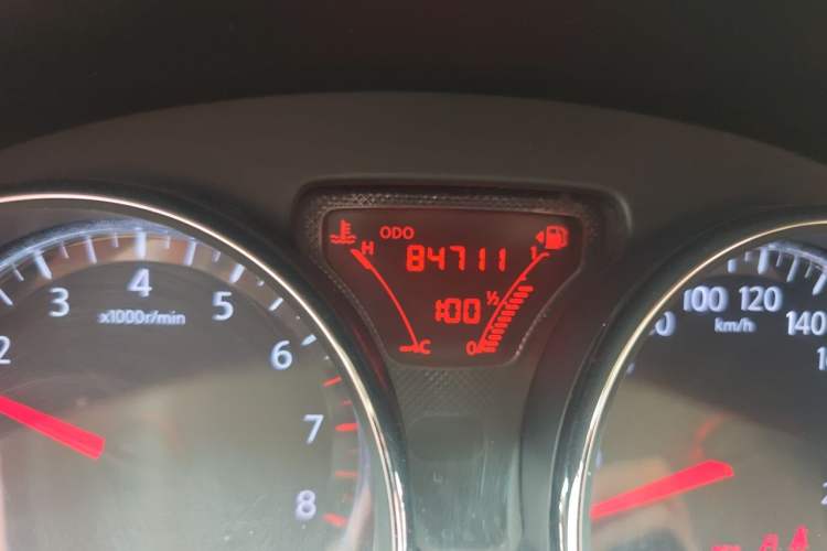 Used Nissan Sunny 2011 1.5XL Manual Deluxe Edition Odometer Close Up