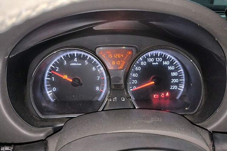 Used Nissan Sunny 2011 1.5XV Manual Luxury Edition Odometer Close Up