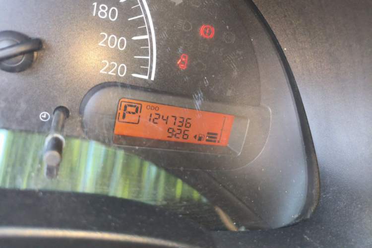 Used Nissan Sunny 2011 1.5XE CVT Comfort Edition Odometer Close Up