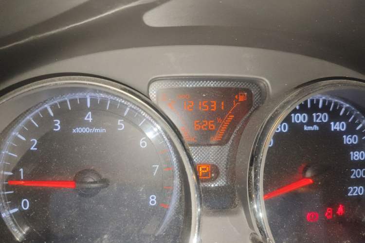 Used Nissan Sunny 2011 1.5XV CVT Deluxe Edition Odometer Close Up