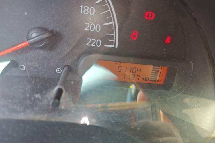 Used Nissan Sunny 2011 1.5XE Manual Comfort Edition Odometer Close Up