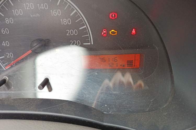 Used Nissan Sunny 2011 1.5XE Manual Comfort Edition Odometer Close Up