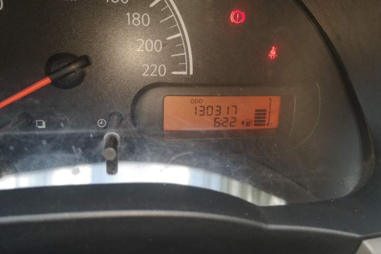 Used Nissan Sunny 2011 1.5XE Manual Comfort Edition Odometer Close Up