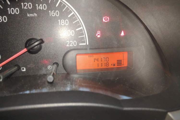 Used Nissan Sunny 2011 1.5XE Manual Comfort Edition Odometer Close Up