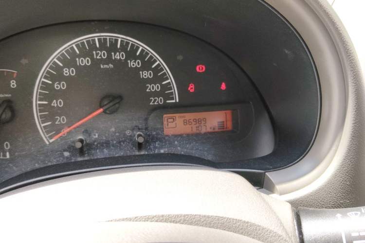 Used Nissan Sunny 2011 1.5XE CVT Comfort Edition Odometer Close Up