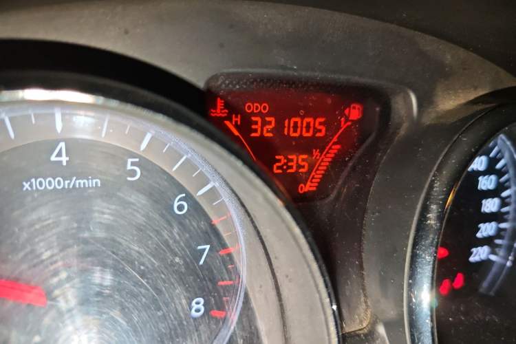 Used Nissan Sunny 2011 1.5XL CVT Luxury Edition Odometer Close Up