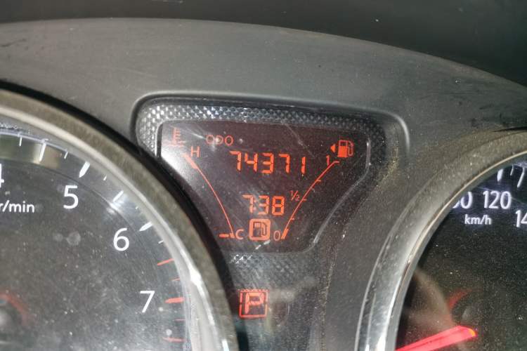 Used Nissan Sunny 2011 1.5XL CVT Luxury Edition Odometer Close Up