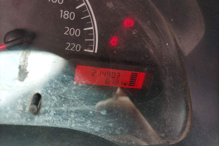 Used Nissan Sunny 2011 1.5XE Manual Comfort Edition Odometer Close Up
