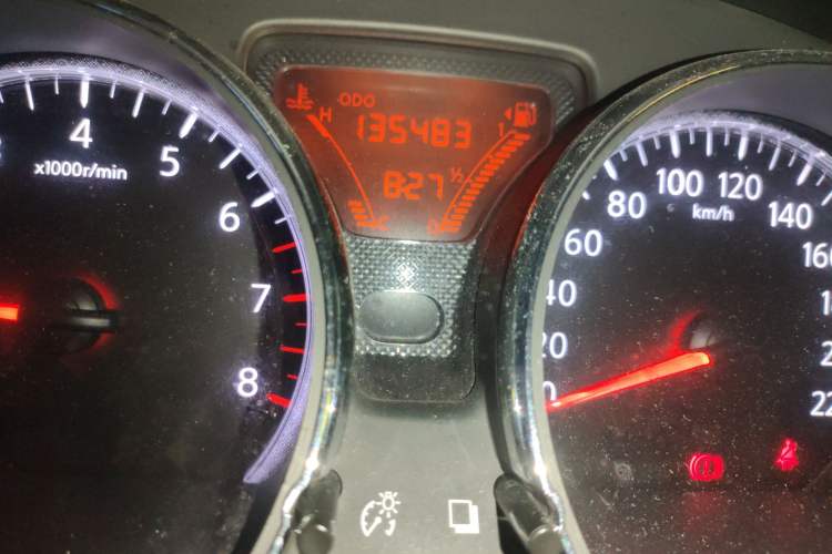 Used Nissan Sunny 2011 1.5XL Manual Deluxe Edition Odometer Close Up
