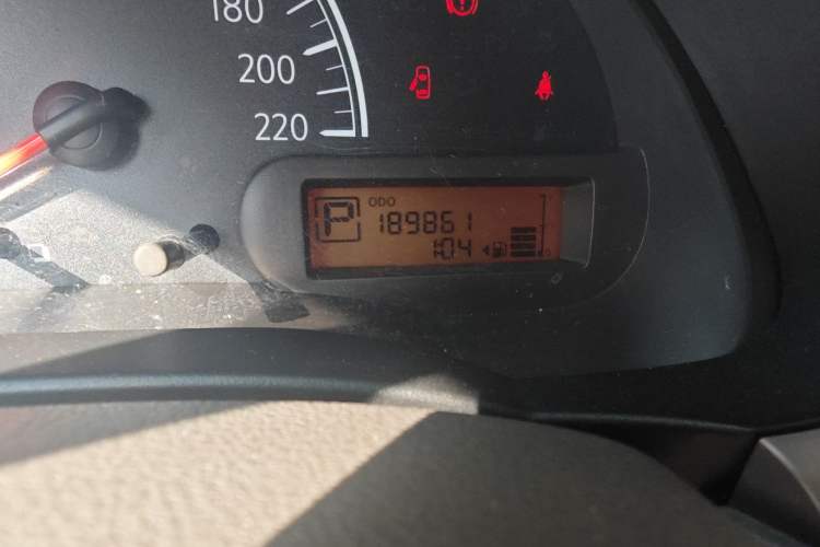 Used Nissan Sunny 2011 1.5XE CVT Comfort Edition Odometer Close Up