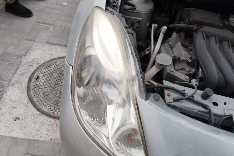 Used Nissan Sunny 2011 1.5XE CVT Comfort Edition Right Front Headlight