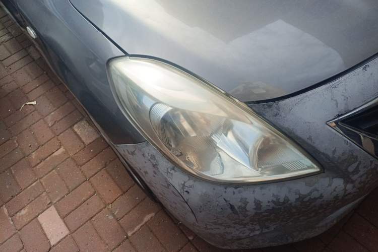 Used Nissan Sunny 2011 1.5XE Manual Comfort Edition Right Front Headlight