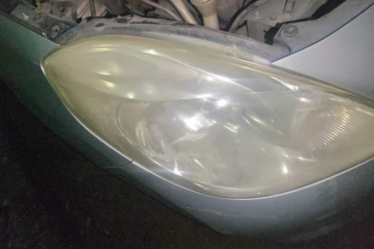 Used Nissan Sunny 2011 1.5XV CVT Deluxe Edition Right Front Headlight
