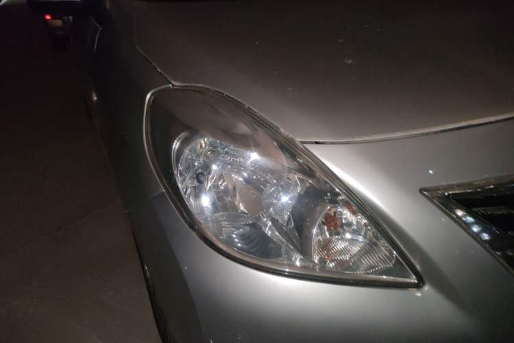 Used Nissan Sunny 2011 1.5XE CVT Comfort Edition Right Front Headlight