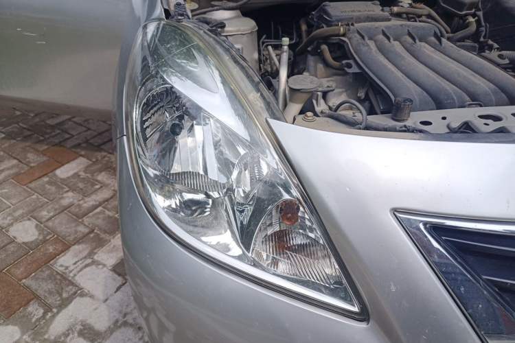 Used Nissan Sunny 2011 1.5XE Manual Comfort Edition Right Front Headlight