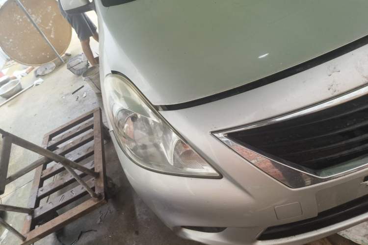 Used Nissan Sunny 2011 1.5XE Manual Comfort Edition Right Front Headlight