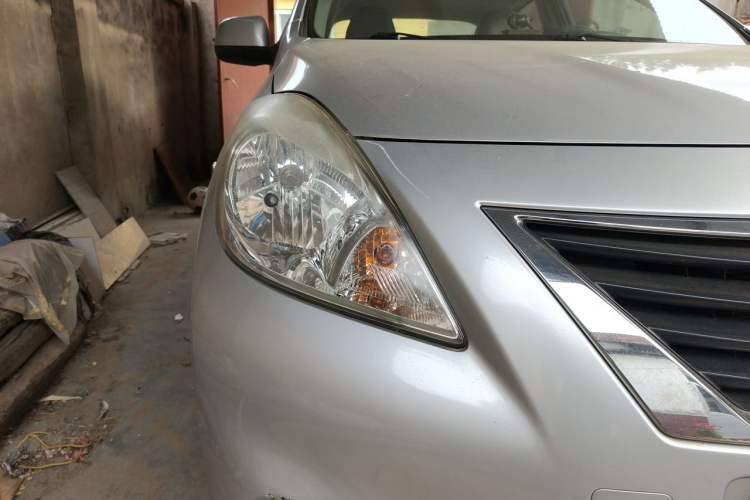 Used Nissan Sunny 2011 1.5XE Manual Comfort Edition Right Front Headlight