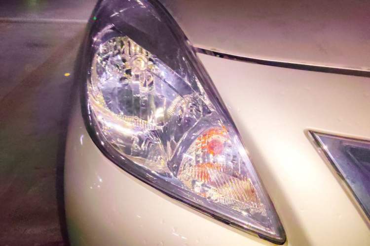 Used Nissan Sunny 2011 1.5XE CVT Comfort Edition Right Front Headlight