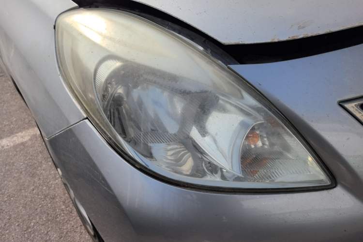 Used Nissan Sunny 2011 1.5XE CVT Comfort Edition Right Front Headlight