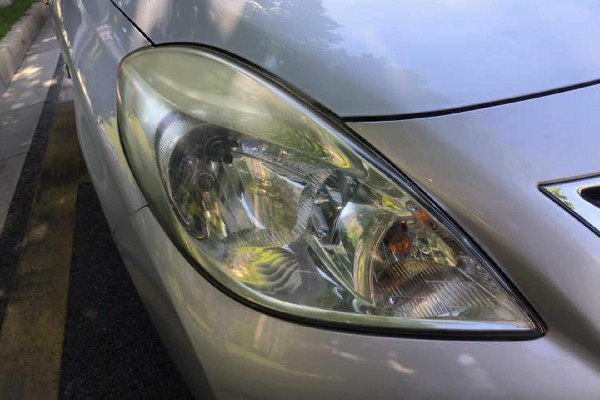 Used Nissan Sunny 2011 1.5XE CVT Comfort Edition Right Front Headlight